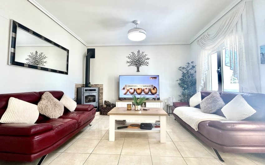 Resale - Villa -
Villamartin - Costa Blanca