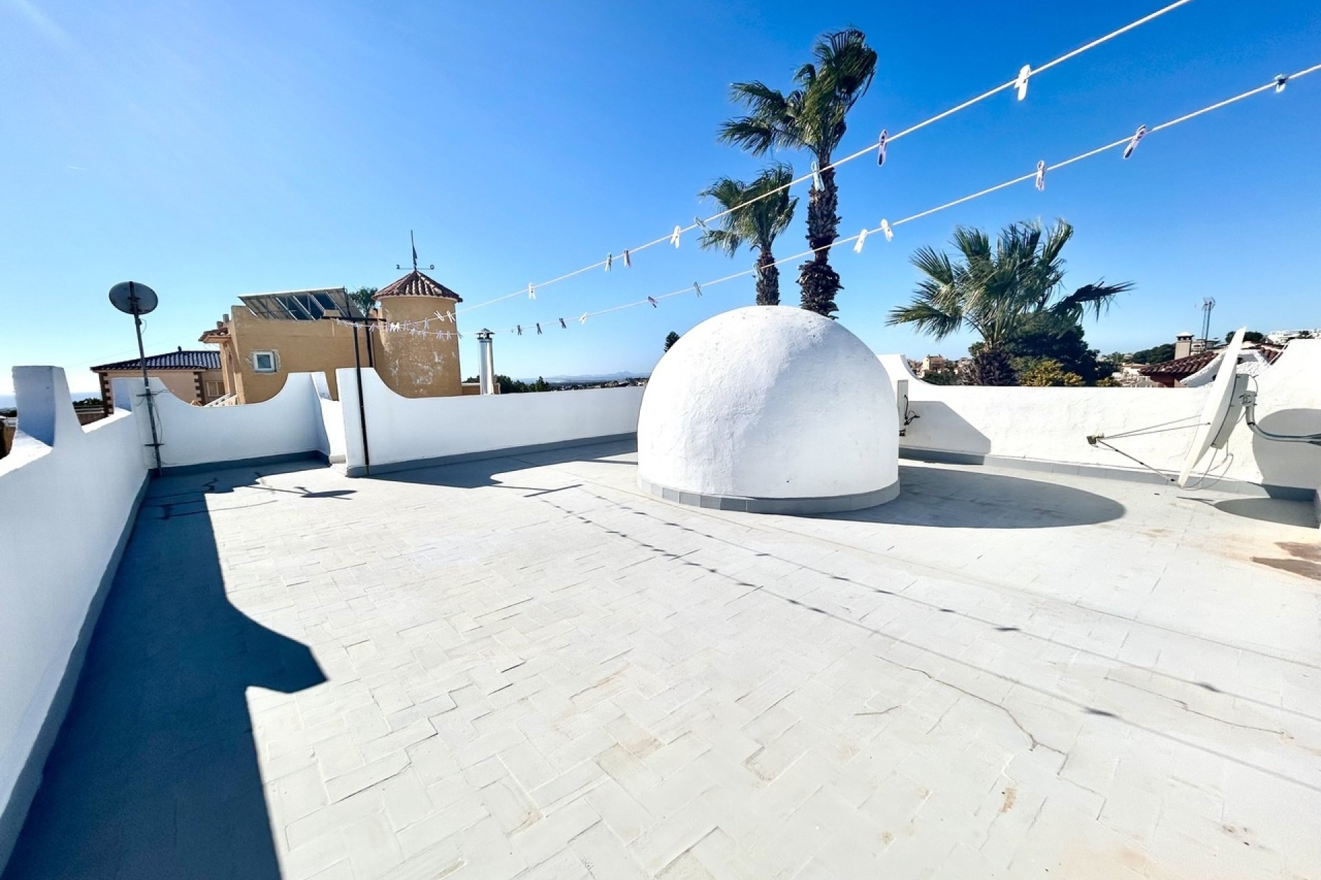 Resale - Villa -
Villamartin - Costa Blanca