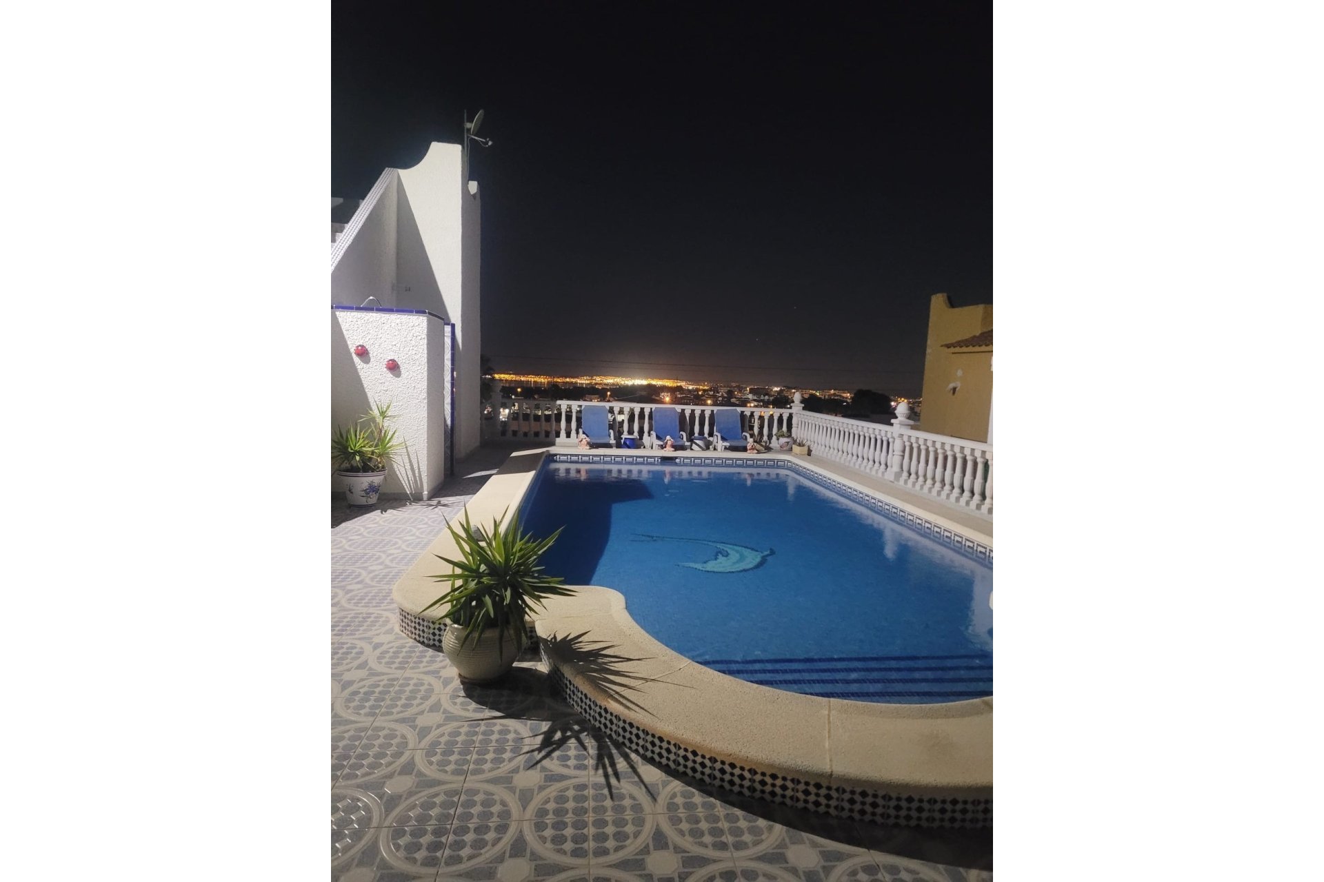 Resale - Villa -
Villamartin - Costa Blanca