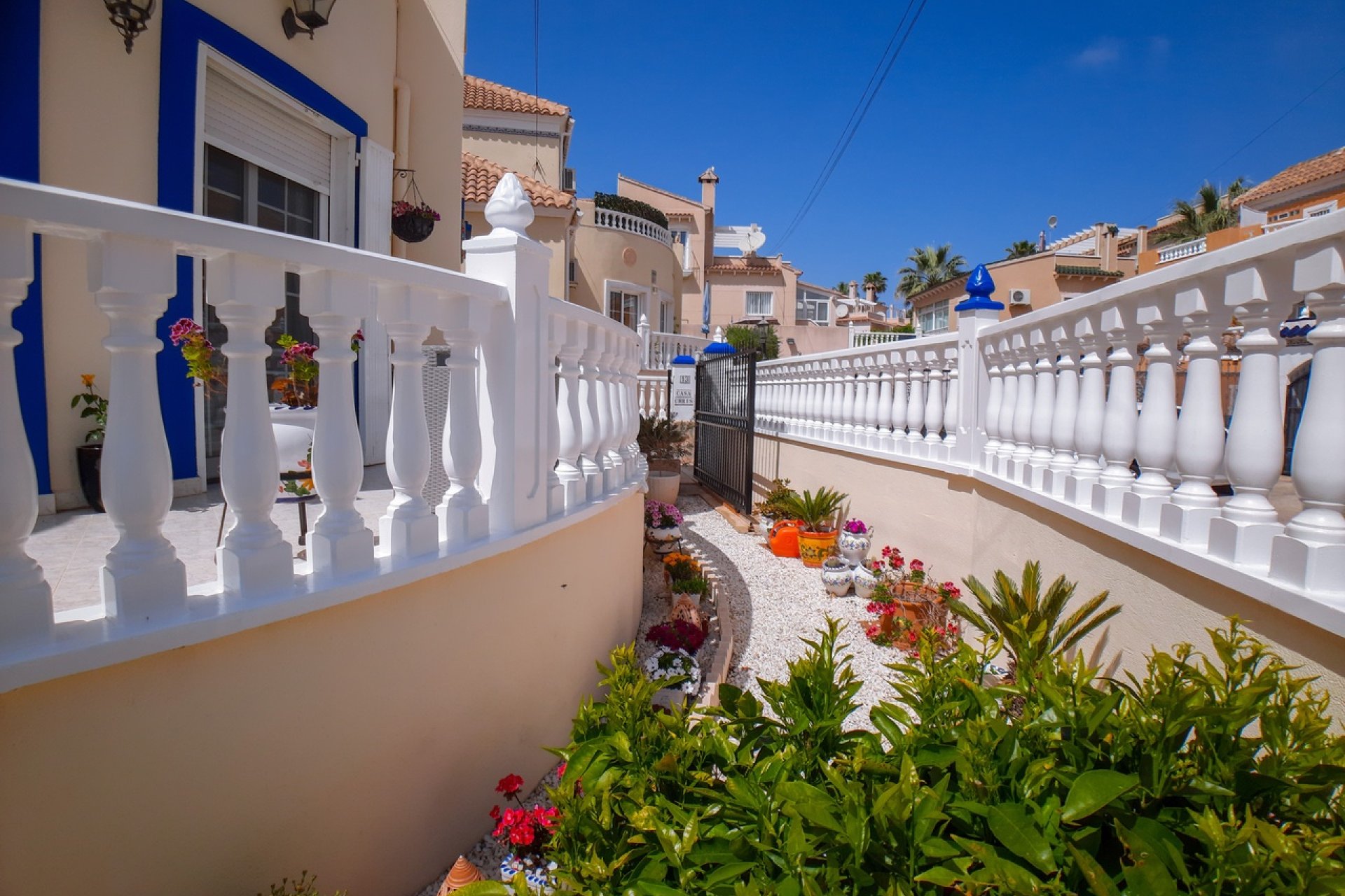 Resale - Villa -
Villamartin - Costa Blanca