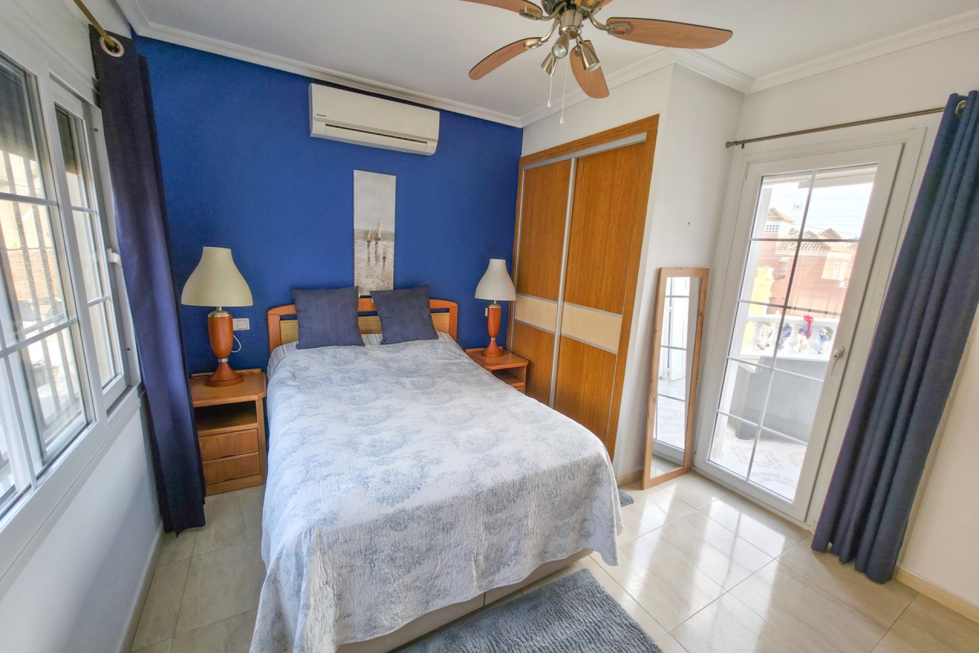 Resale - Villa -
Villamartin - Costa Blanca