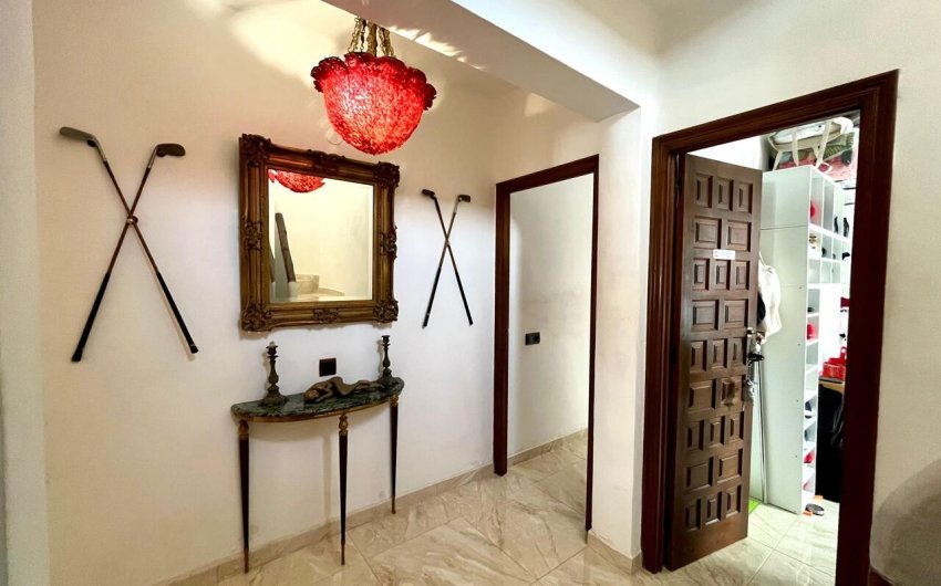 Resale - Villa -
Villamartin - Costa Blanca