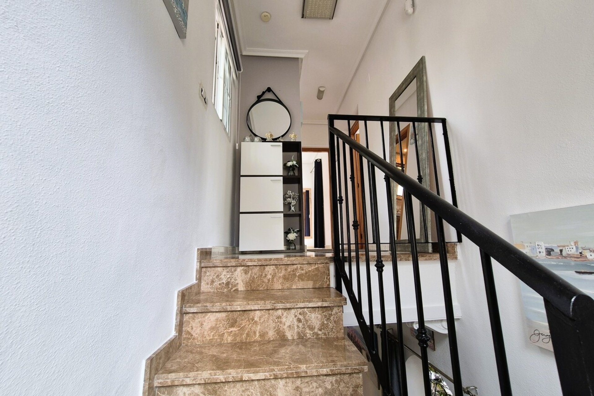 Resale - Villa -
Villamartin - Costa Blanca