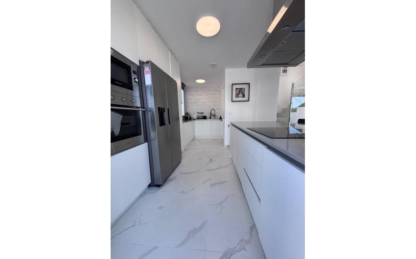 Resale - Villa -
Villamartin - Costa Blanca