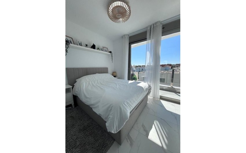 Resale - Villa -
Villamartin - Costa Blanca