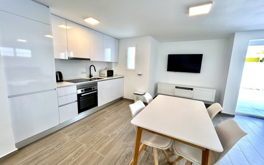 Resale - Villa -
Villamartin - Costa Blanca