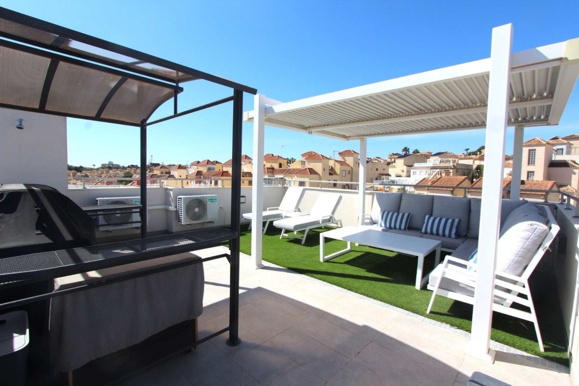 Resale - Villa -
Villamartin - El Galan