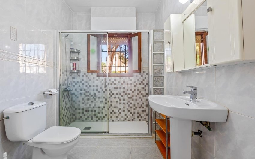 Resale - Villa -
Villamartín - Las Filipinas