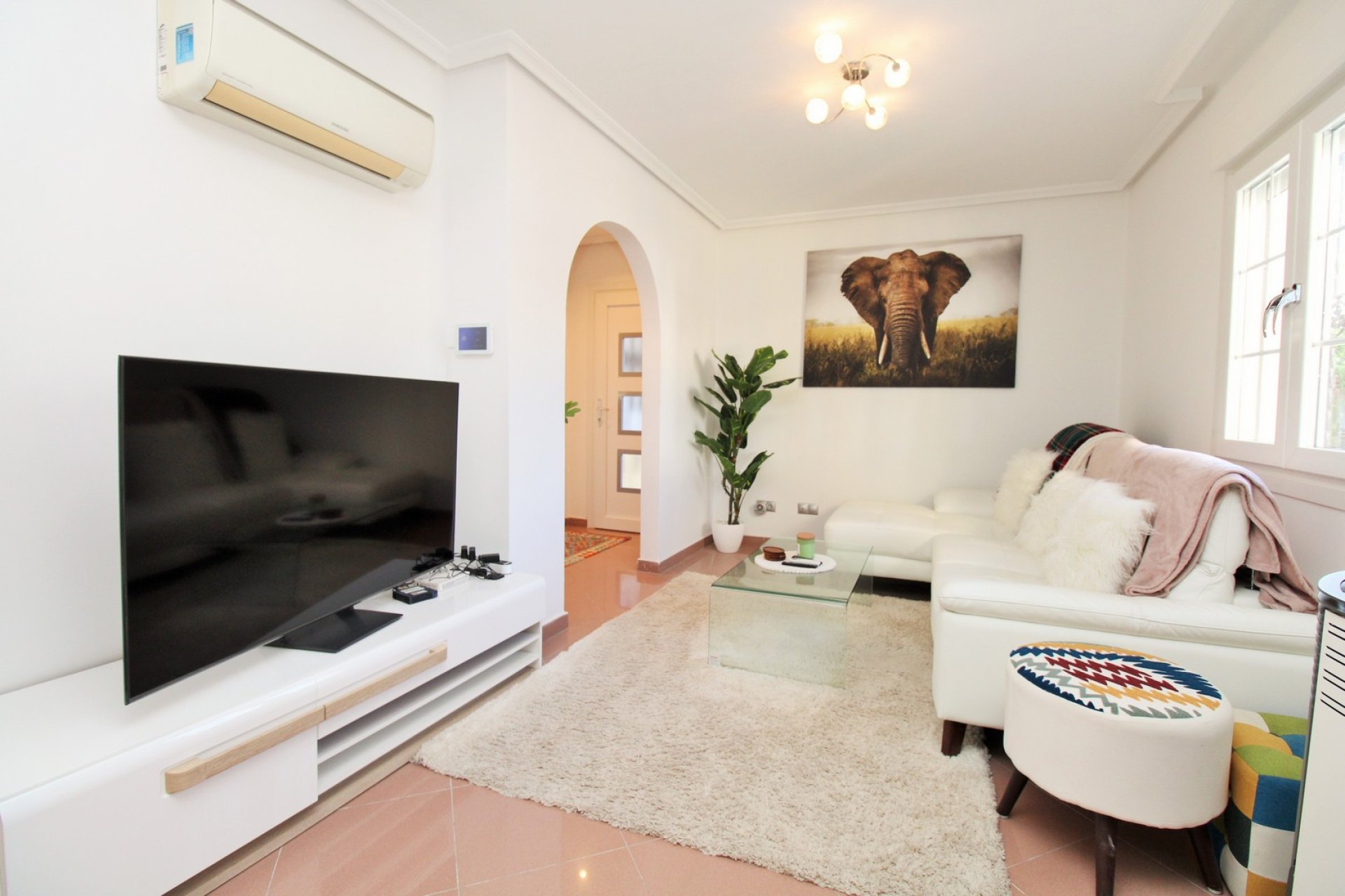 Resale - Villa -
Villamartín - Los Dolses