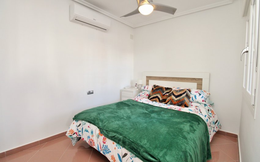 Resale - Villa -
Villamartín - Los Dolses