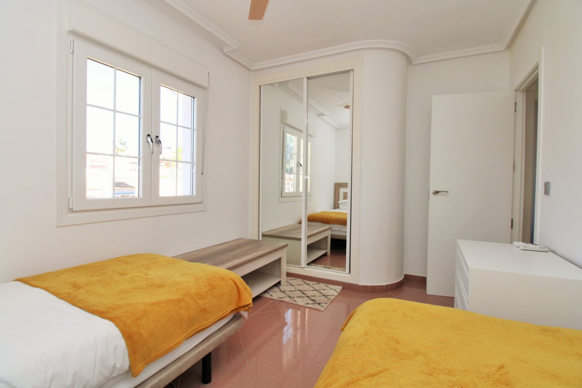 Resale - Villa -
Villamartín - Los Dolses