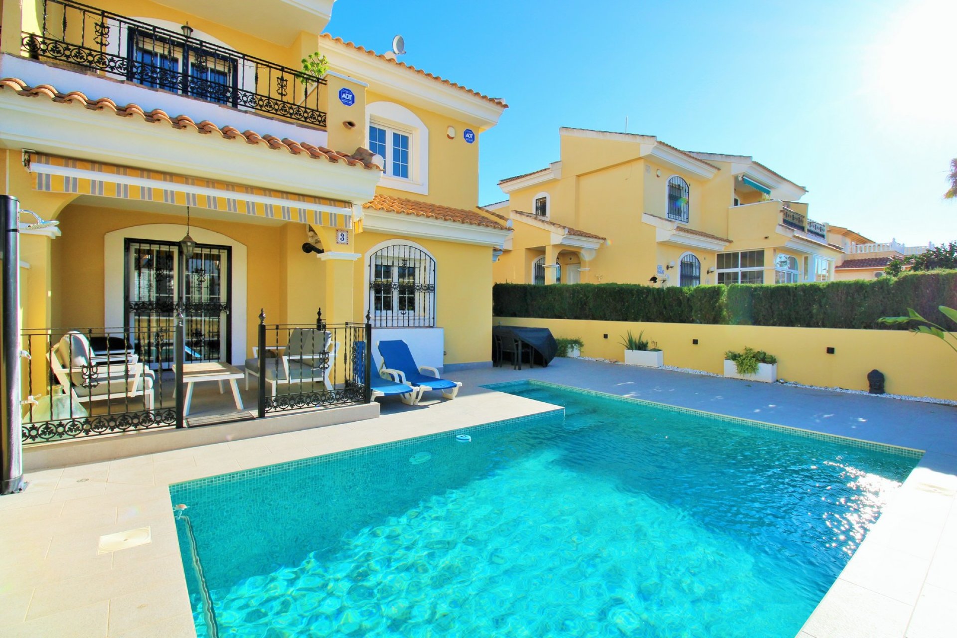 Resale - Villa -
Villamartín - Los Dolses