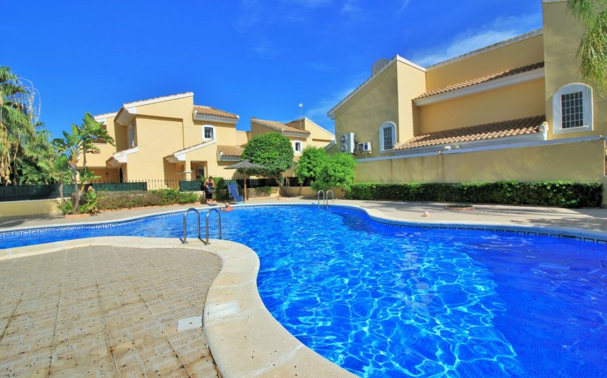 Resale - Villa -
Villamartín - Los Dolses