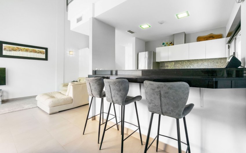 Resale - Villa -
Villamartín - Los Dolses