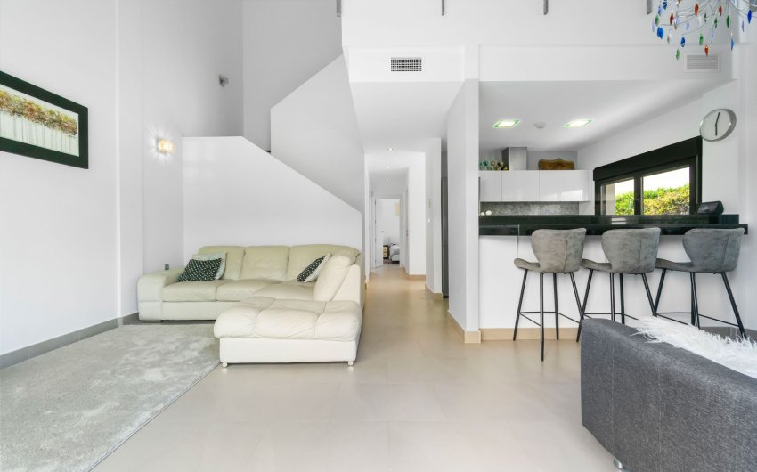 Resale - Villa -
Villamartín - Los Dolses