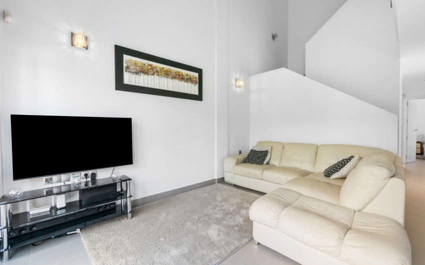 Resale - Villa -
Villamartín - Los Dolses