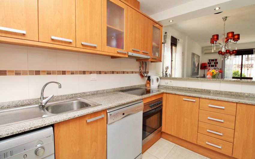 Resale - Villa -
Villamartín - PAU 8