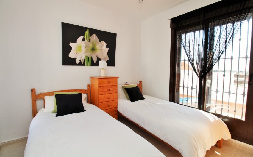 Resale - Villa -
Villamartín - PAU 8