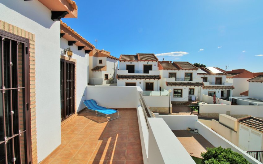 Resale - Villa -
Villamartín - PAU 8