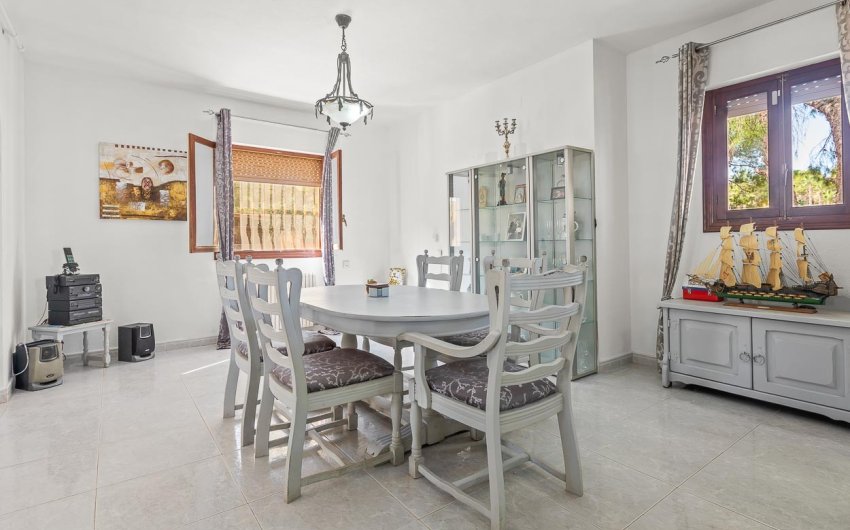 Resale - Villa -
Villamartín - Res. Las Filipinas