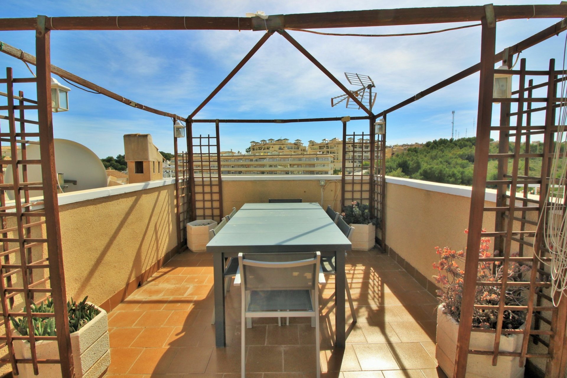 Resale - Villa -
Villamartín