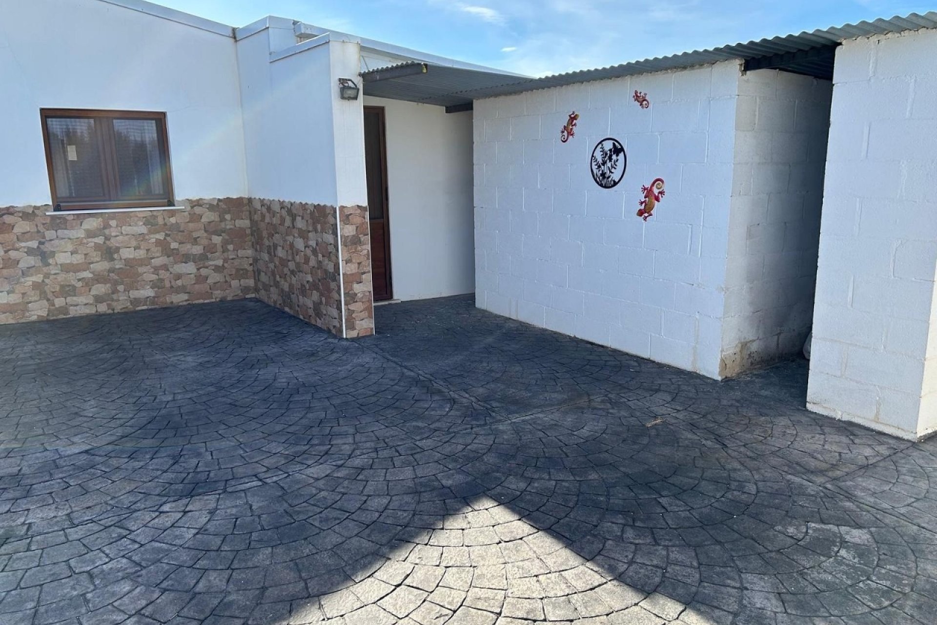 Resale - Villa -
Villena