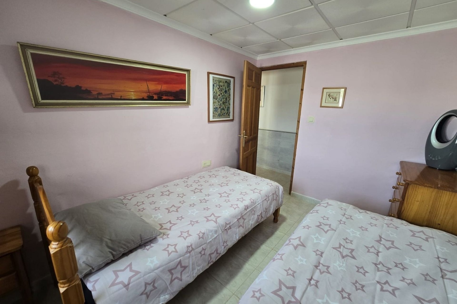 Resale - Villa -
Villena