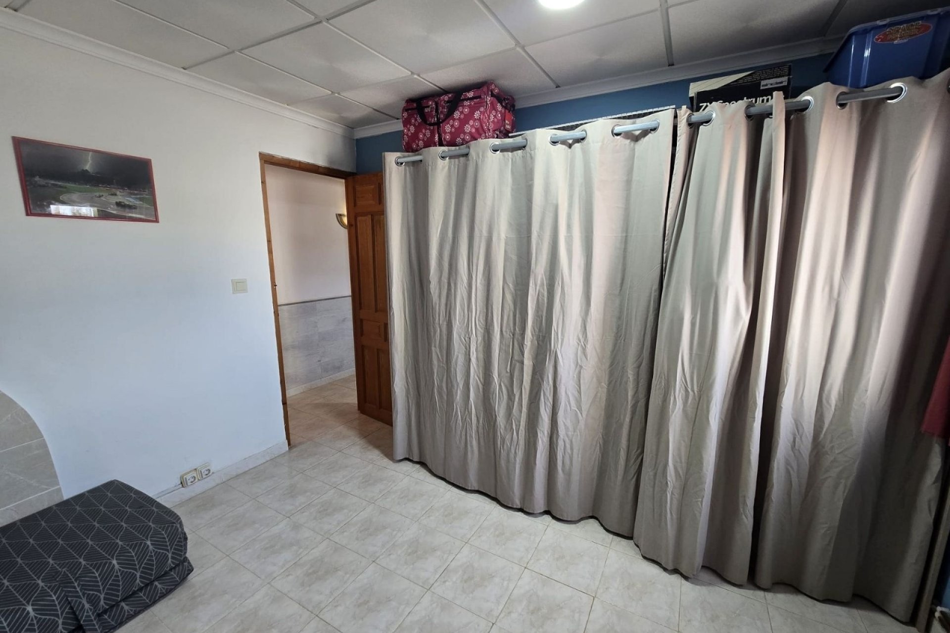 Resale - Villa -
Villena