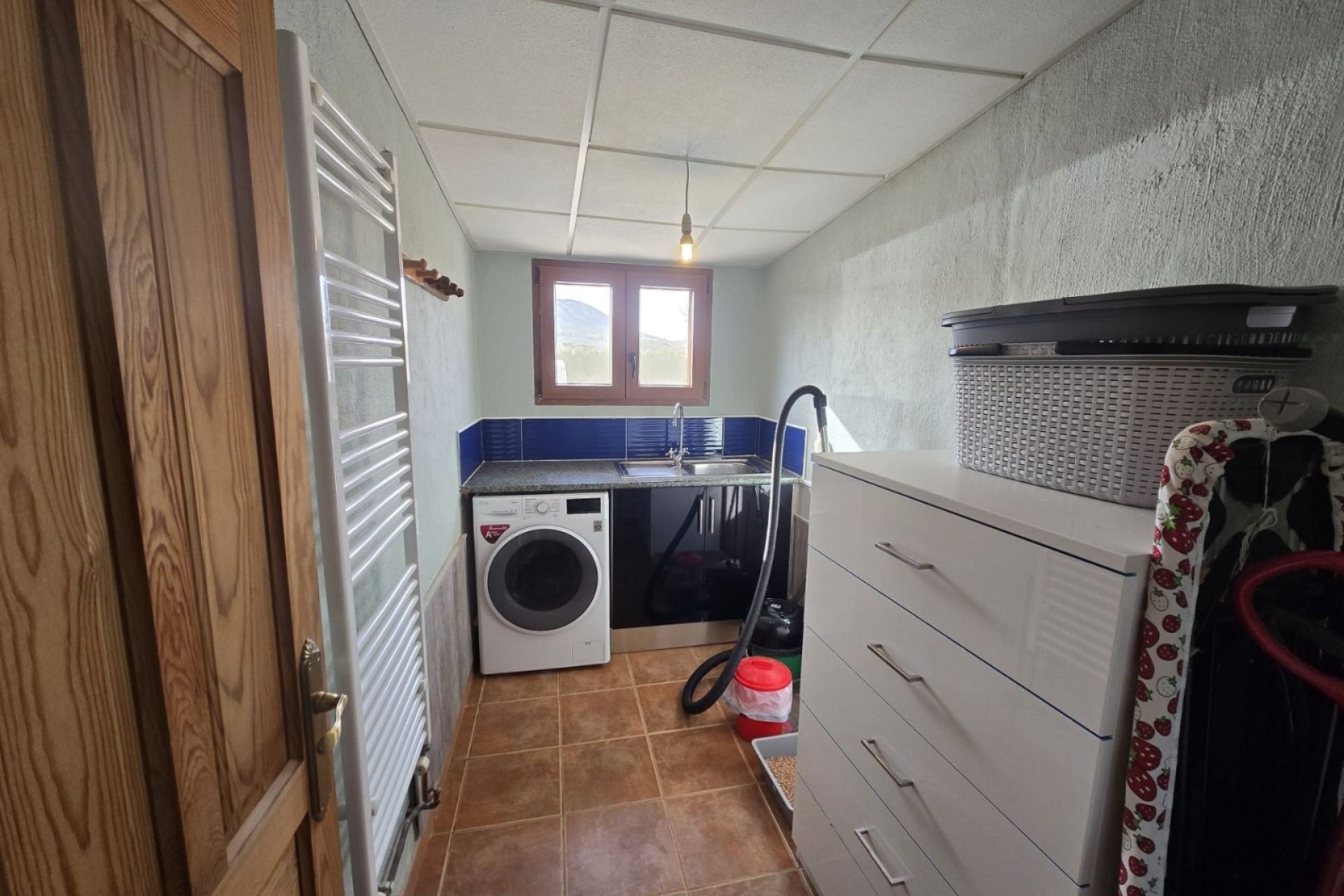 Resale - Villa -
Villena