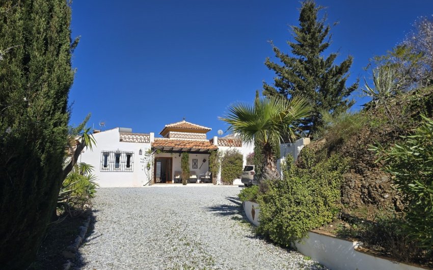 Resale - Villa -
Vinuela - Inland