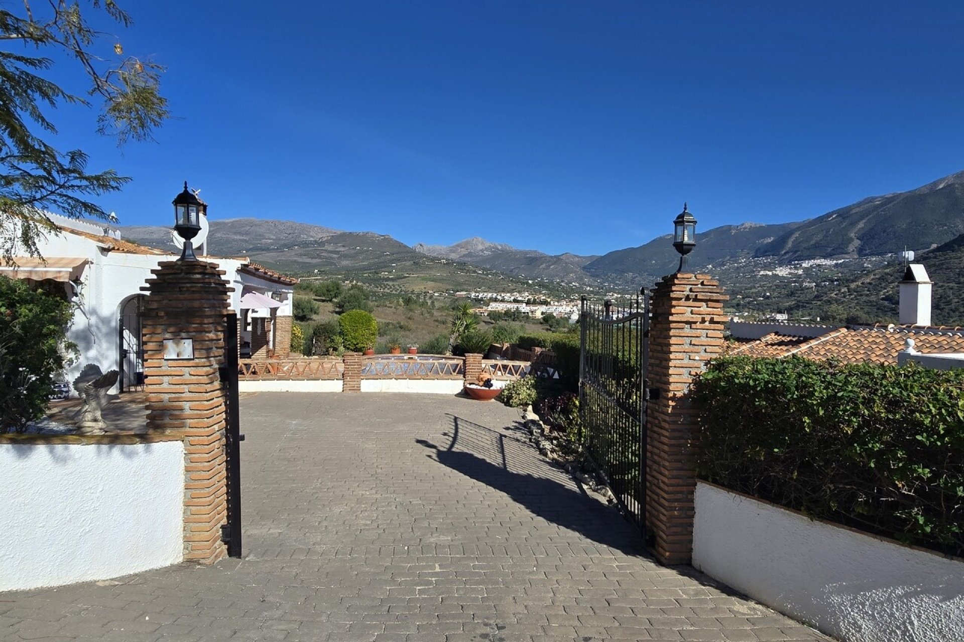 Resale - Villa -
Vinuela - Inland