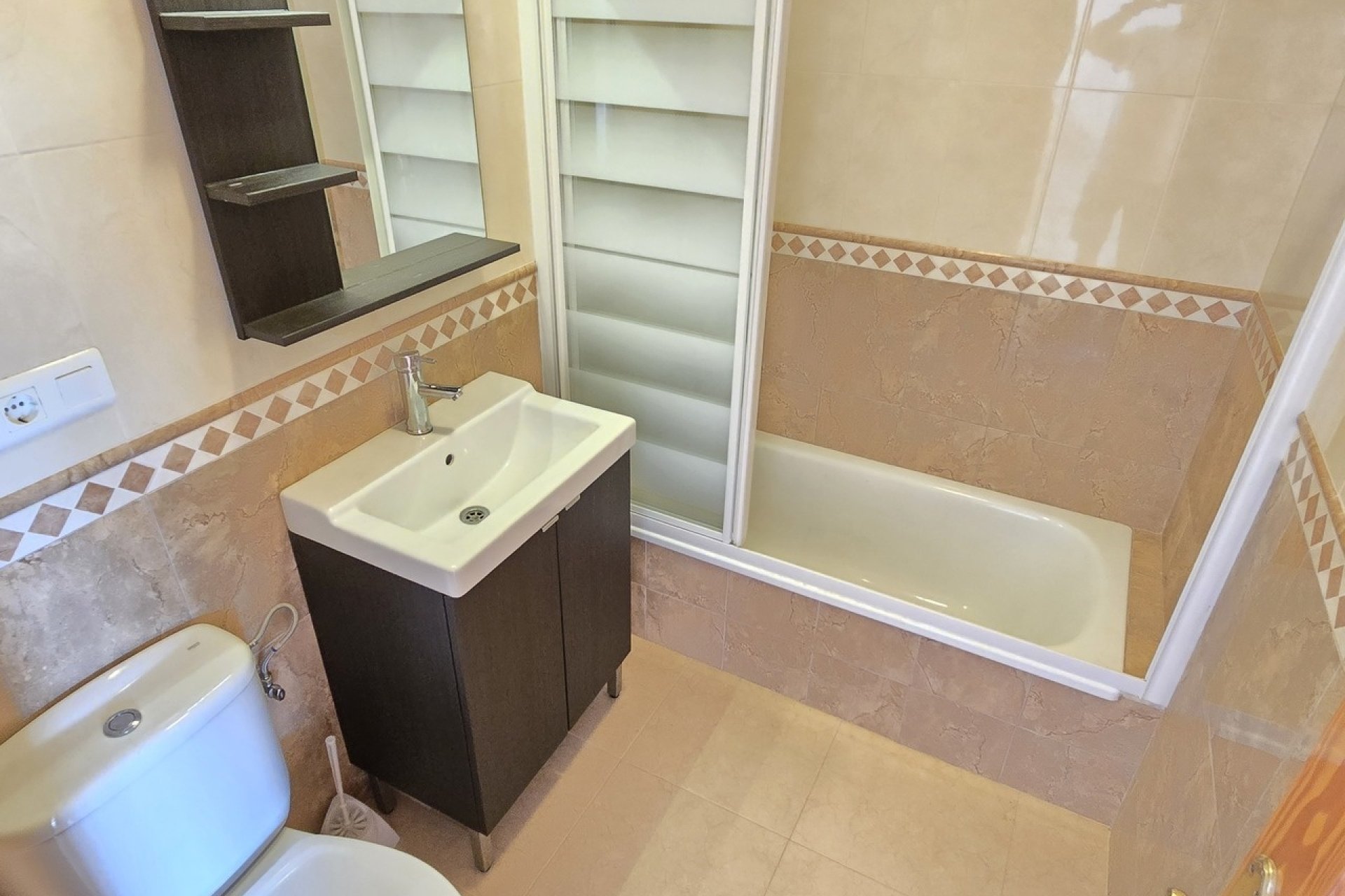 Resale - Villa -
Vinuela - Inland