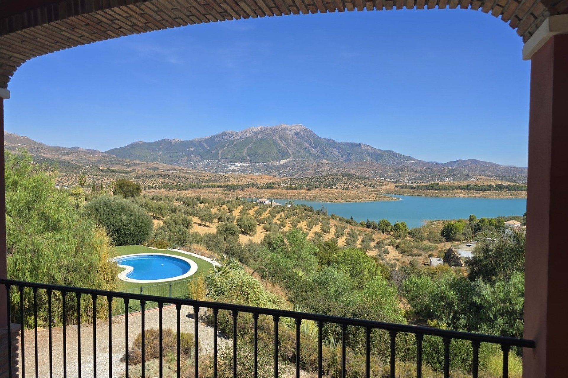 Resale - Villa -
Vinuela - Inland