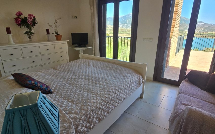 Resale - Villa -
Vinuela - Inland