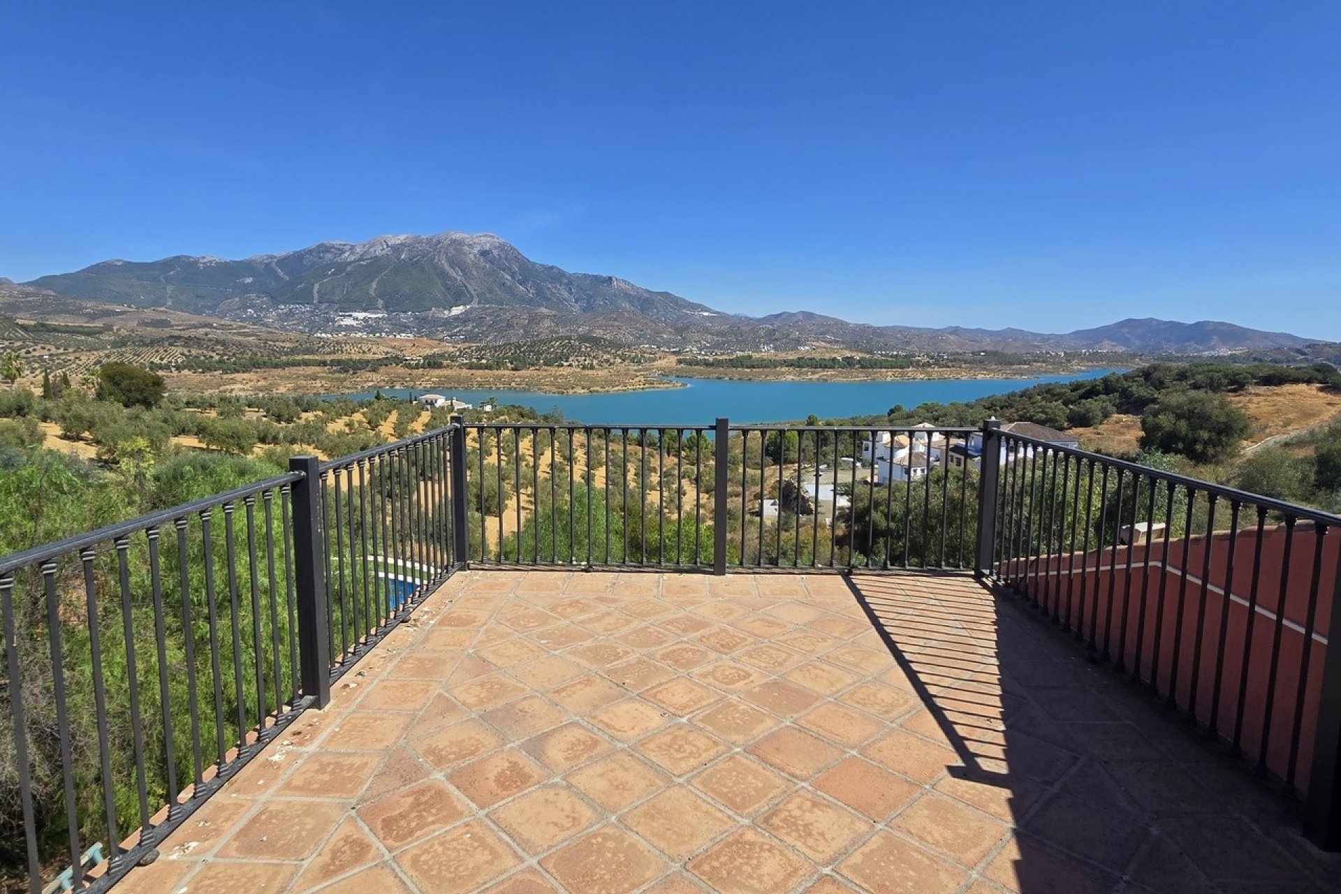 Resale - Villa -
Vinuela - Inland