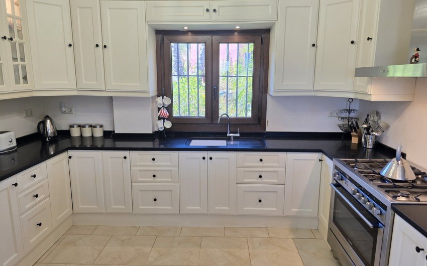 Resale - Villa -
Vinuela - Inland