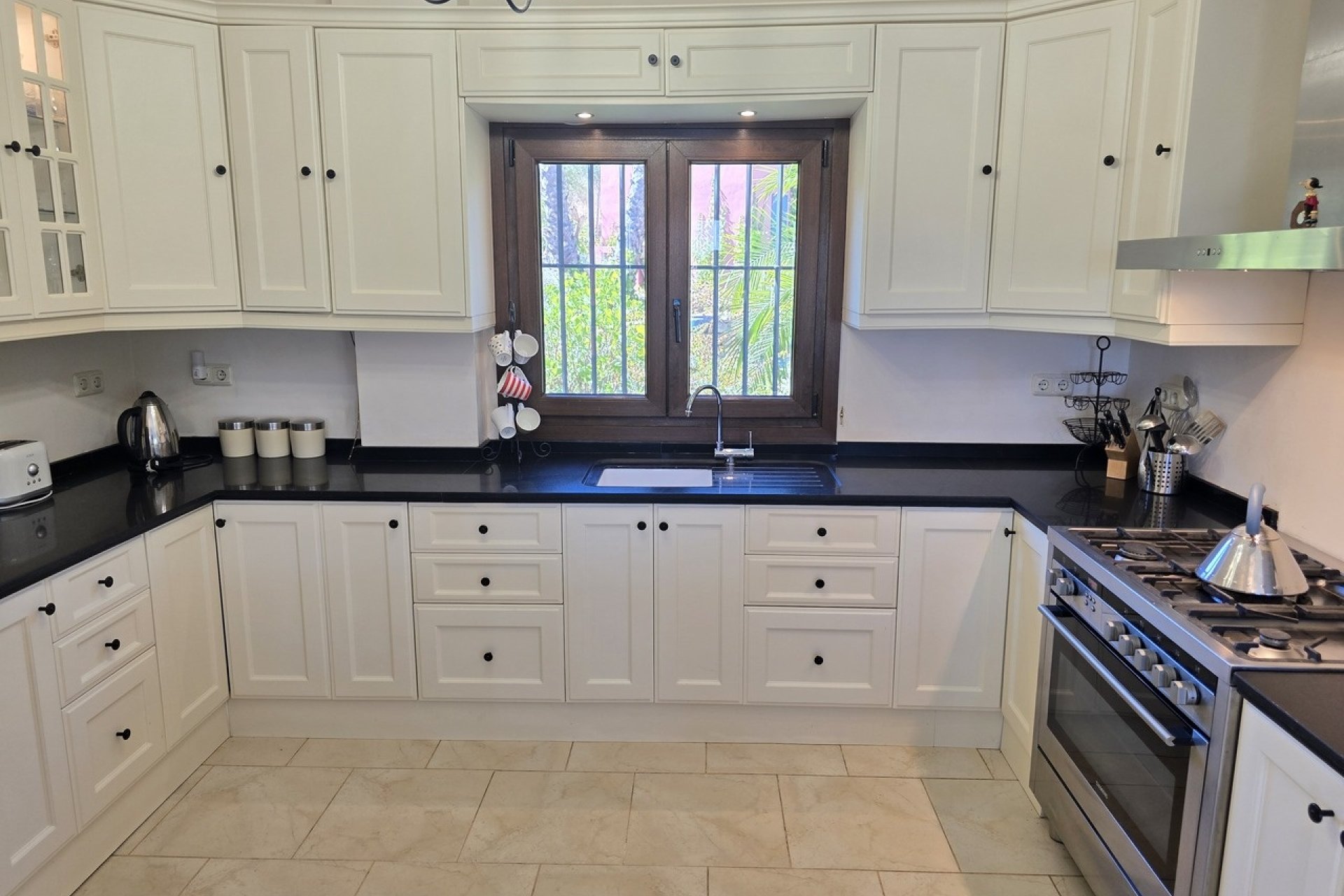 Resale - Villa -
Vinuela - Inland