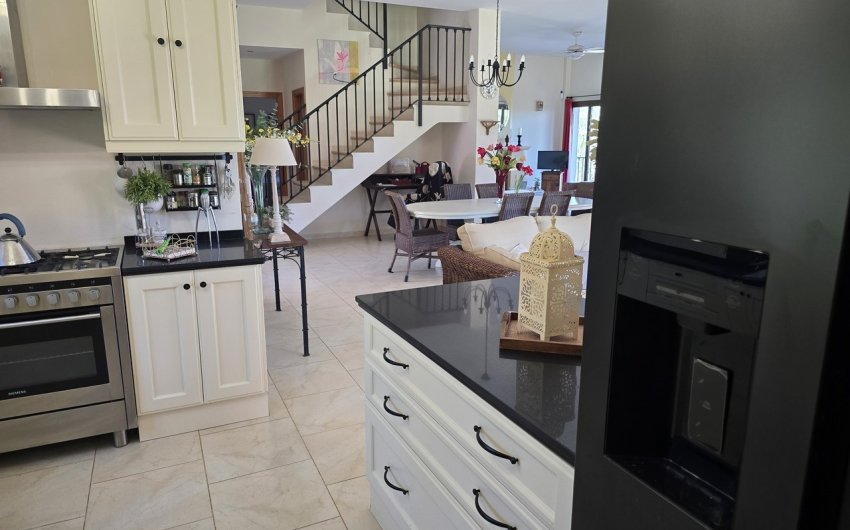 Resale - Villa -
Vinuela - Inland