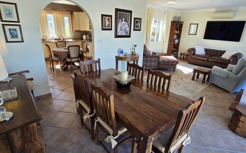 Resale - Villa -
Vinuela - Inland