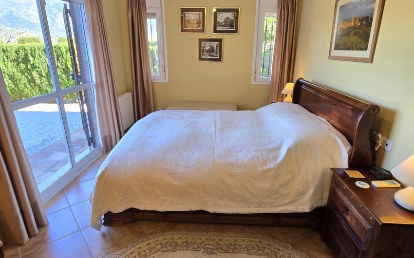 Resale - Villa -
Vinuela - Inland