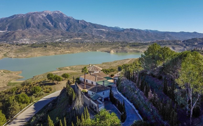 Resale - Villa -
Vinuela - Inland