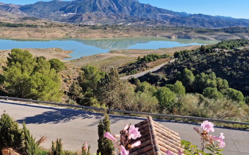 Resale - Villa -
Vinuela - Inland