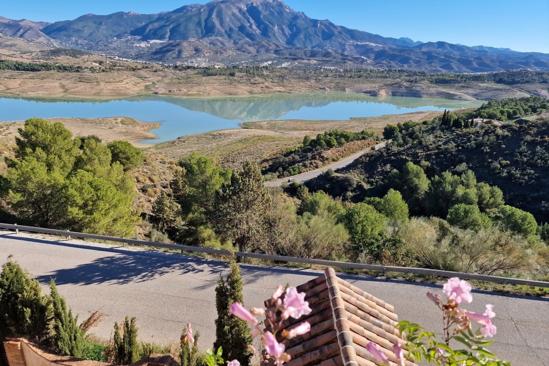 Resale - Villa -
Vinuela - Inland