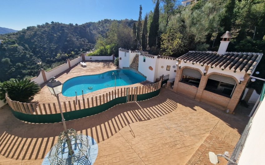 Resale - Villa -
Vinuela - Inland