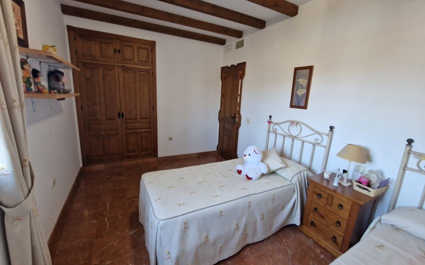 Resale - Villa -
Vinuela - Inland