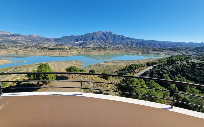 Resale - Villa -
Vinuela - Inland