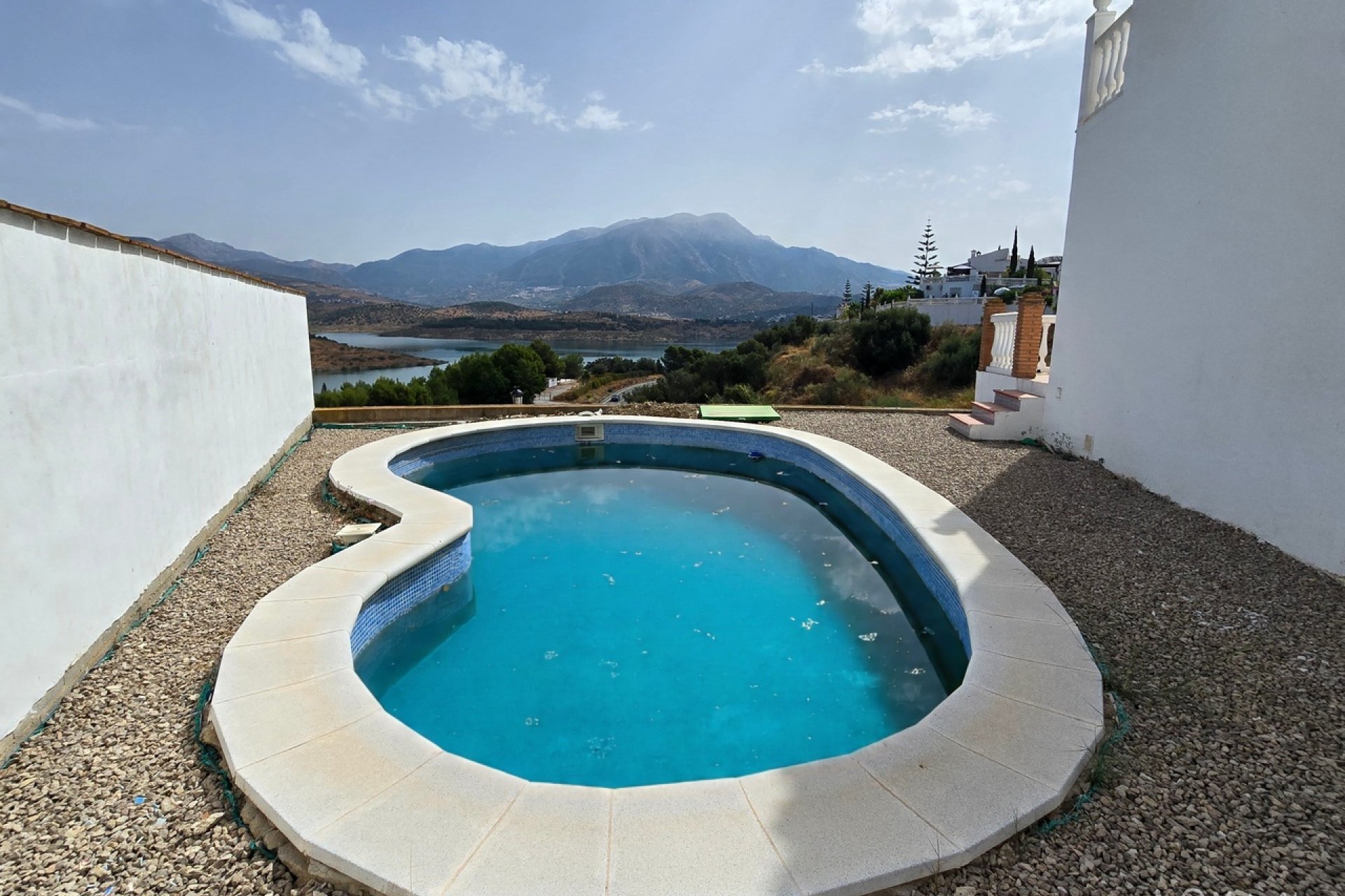 Resale - Villa -
Vinuela - Inland