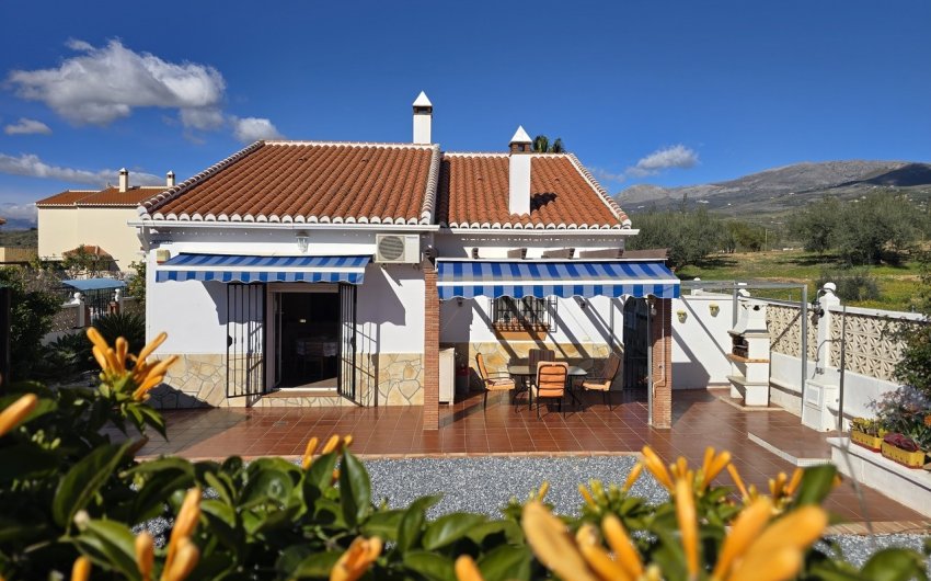 Resale - Villa -
Vinuela - Inland