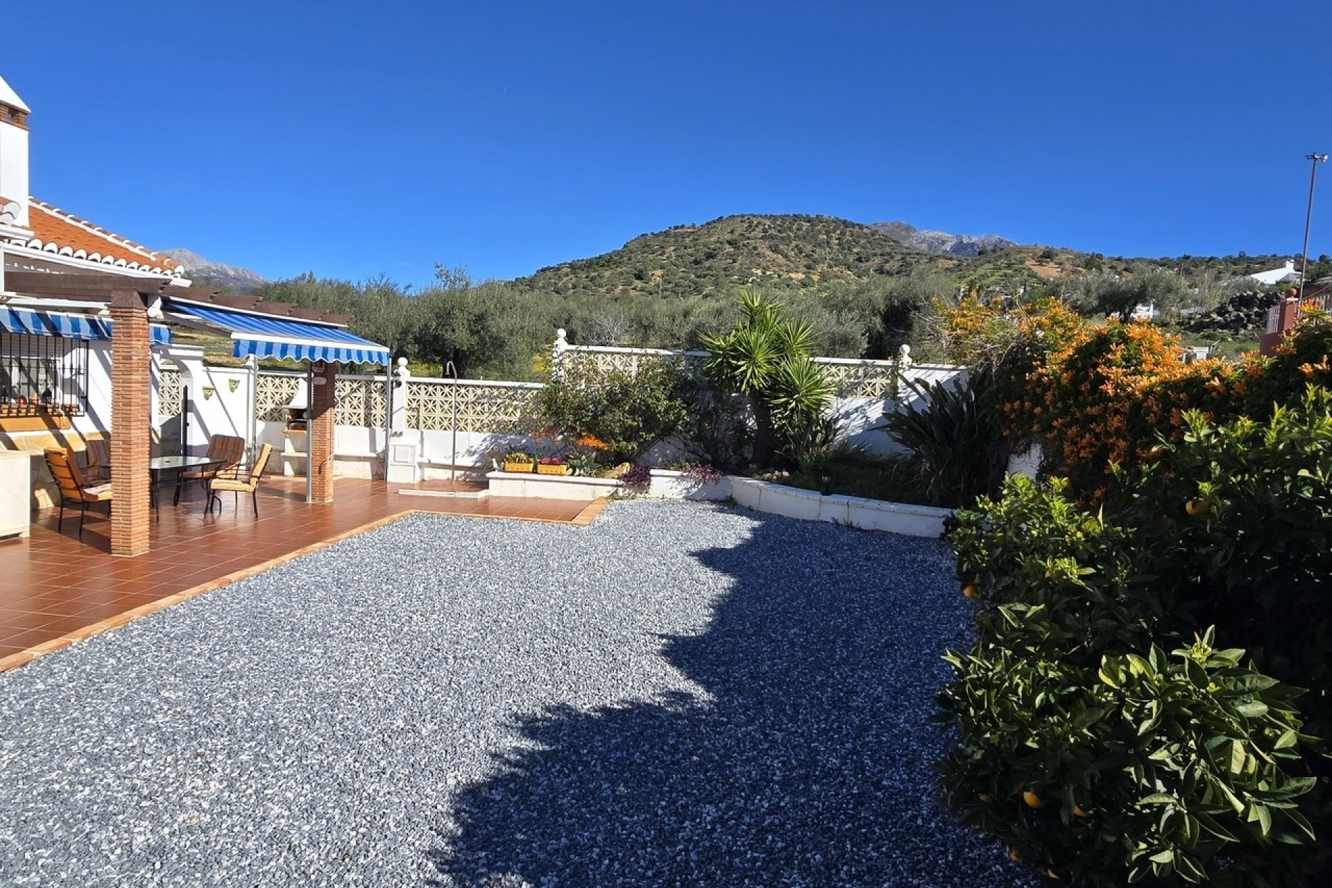 Resale - Villa -
Vinuela - Inland