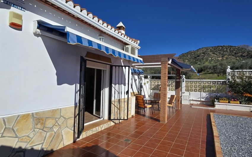 Resale - Villa -
Vinuela - Inland